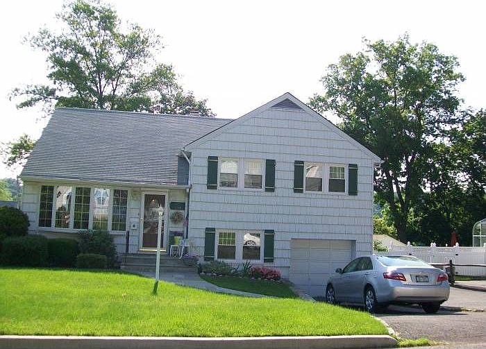 1st image of 115 Pembrook Dr