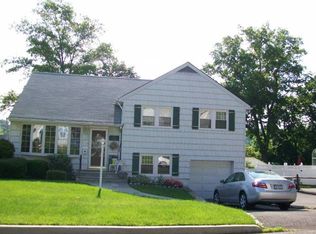 115 Pembrook Dr, Yonkers, NY 10710