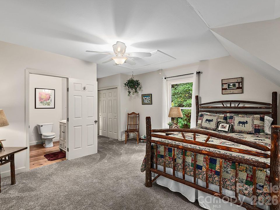 16th image of 420 Chimney Rock Dr