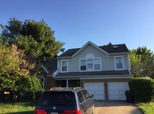 3287 Kinross Cir, Herndon, VA 20171