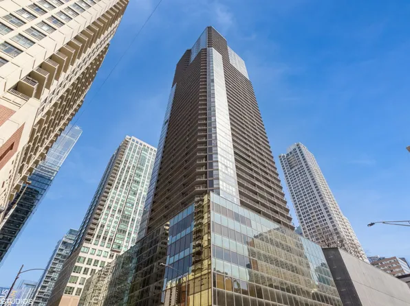 10 E Ontario St APT 1806, Chicago, IL 60611