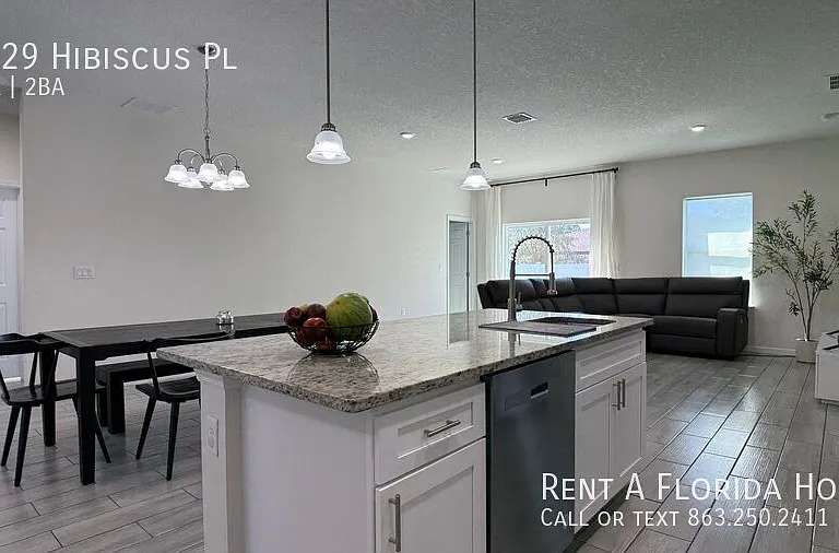 2129 Hibiscus Pl — Photo 7