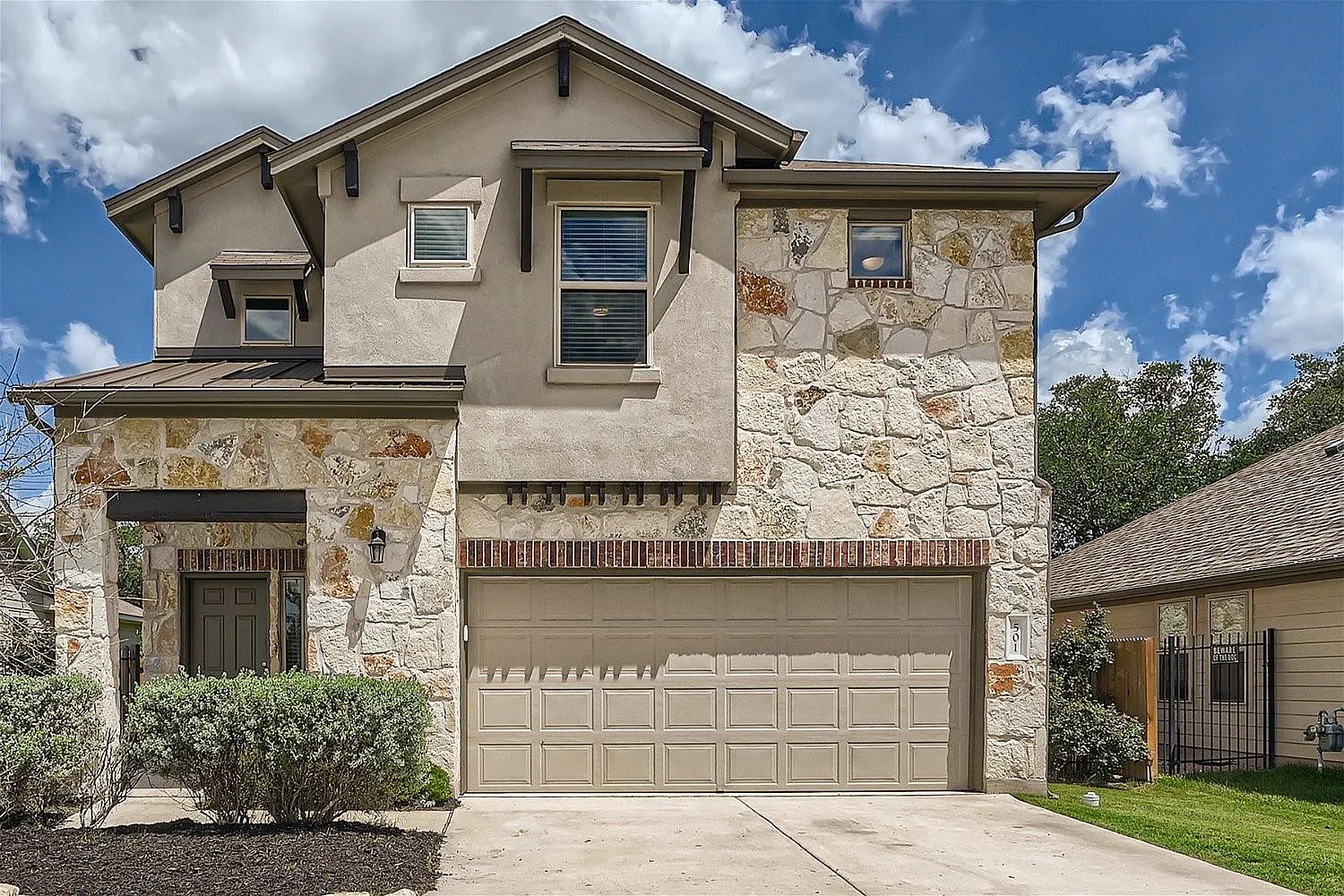 4 bed, 2.5 bath, 2373 sqft, $2,300 — Photo 1
