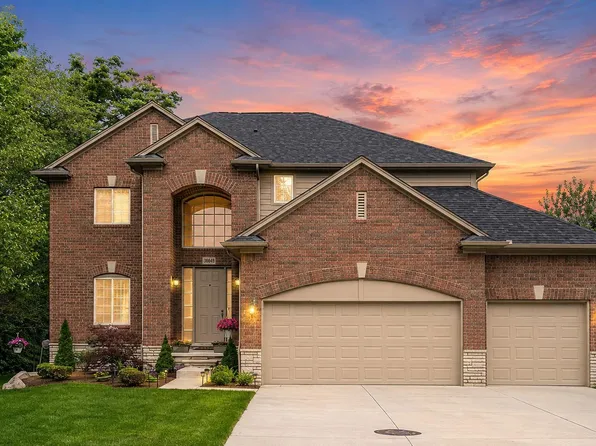 4308 Hawks Nest Rd, Shelby Township, MI 48317