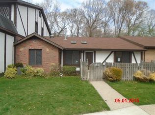 286 Brettonwoods Dr, Coram, NY
