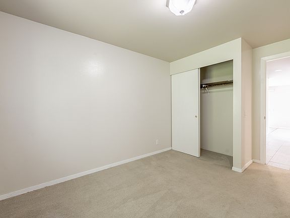 3rd image of 6107 NE 194th Pl #4