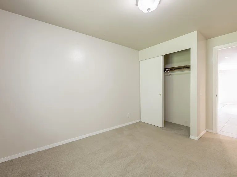 6107 NE 194th Pl #4 — Photo 3