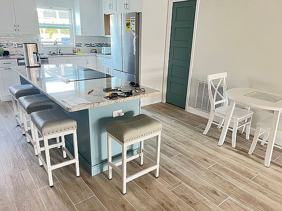 Open Kitchen living space 