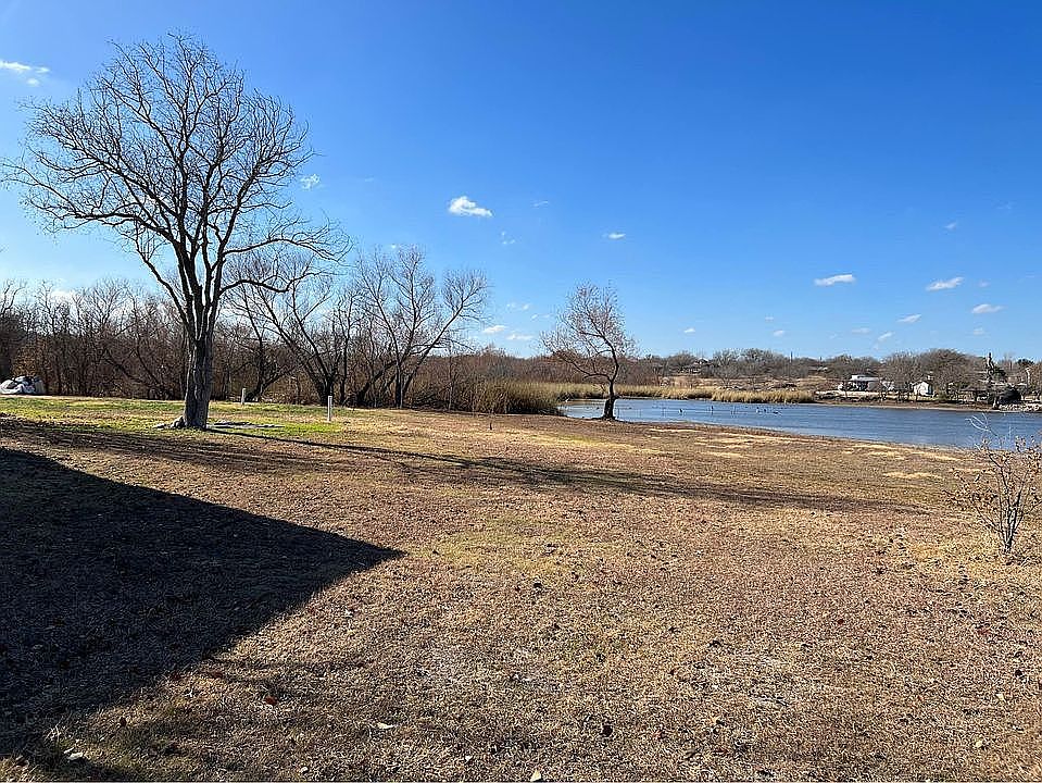 2nd image of 306 Cresthill Cswy