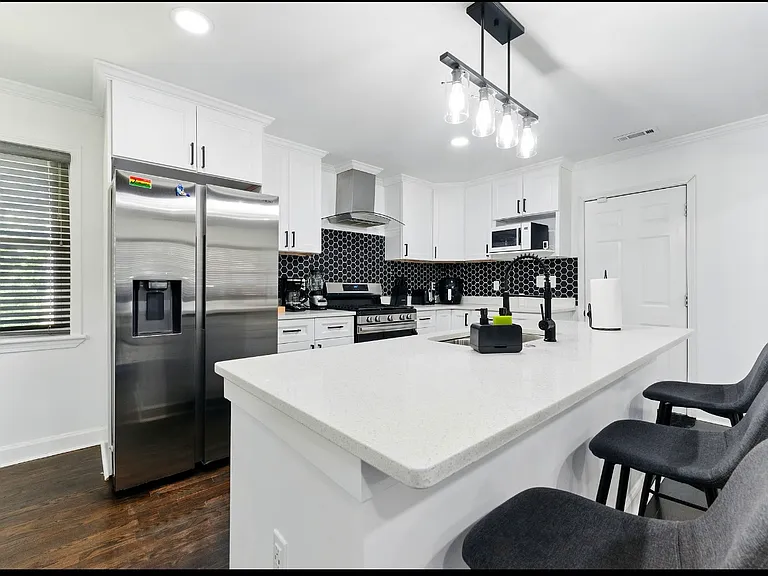 2820 Memorial Dr SE — Photo 20