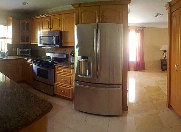 2nd image of 7441 Santa Monica Dr