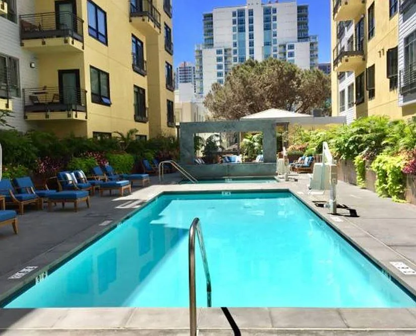 889 Date St — Photo 2