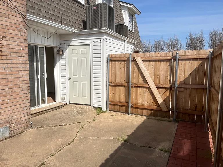 3901 N Kickapoo Ave — Photo 6