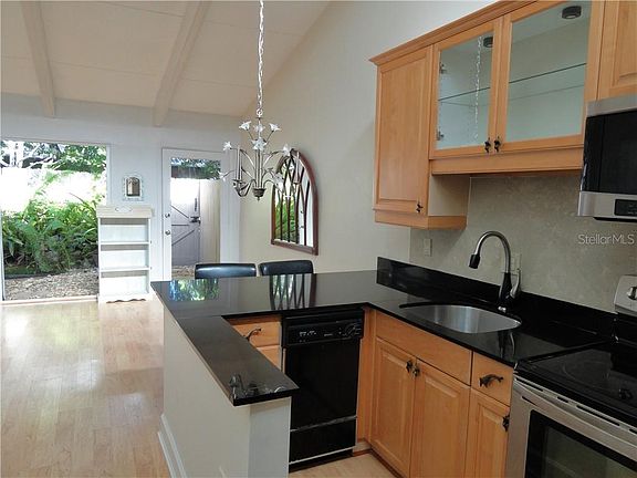 5th image of 500 N Jefferson Ave APT E4