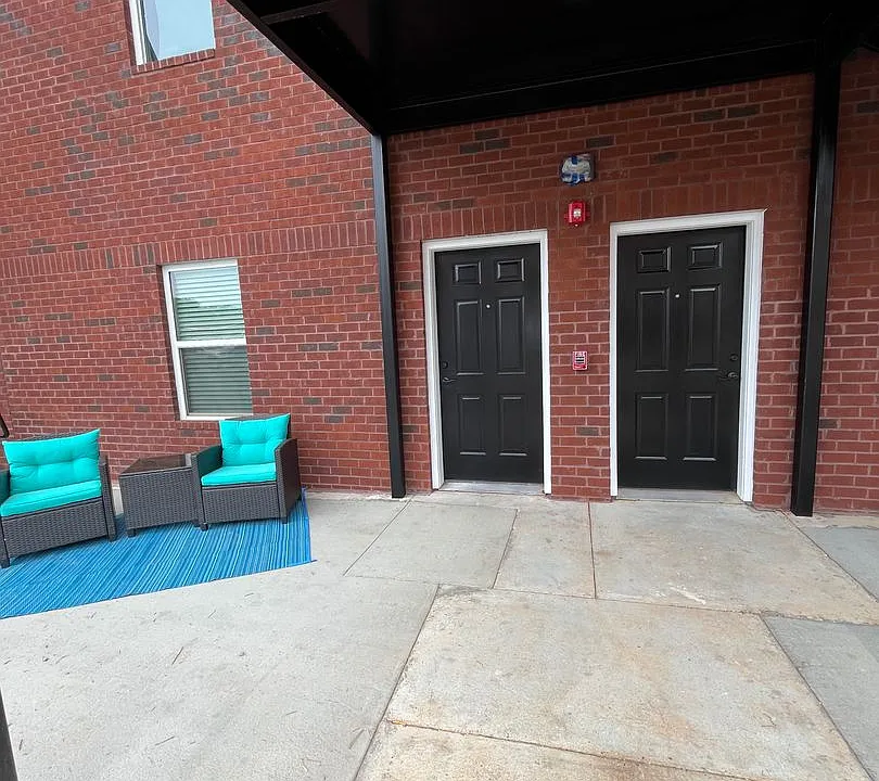 501 E Elm St