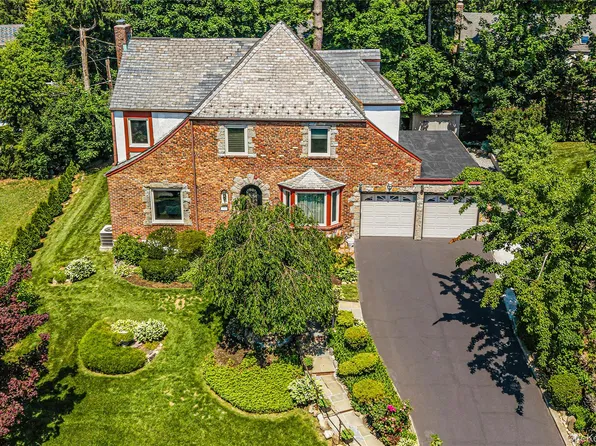 36 Strathmore Road, Great Neck, NY 11023