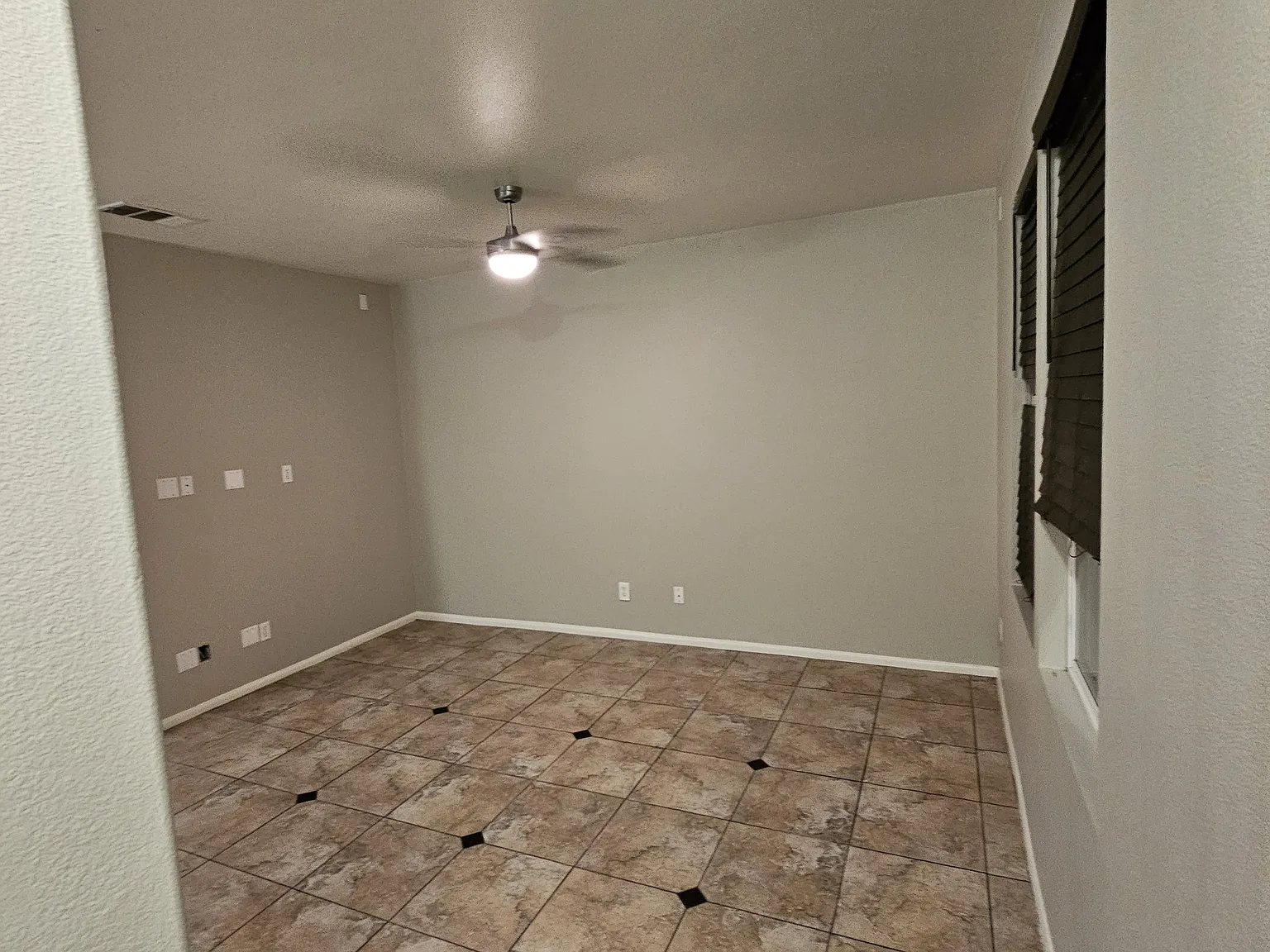 3 bed, 1379 sqft, $3,500 — Photo 3