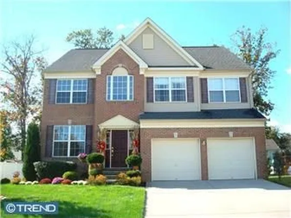 8 Hemlock Ln, Sicklerville, NJ 08081