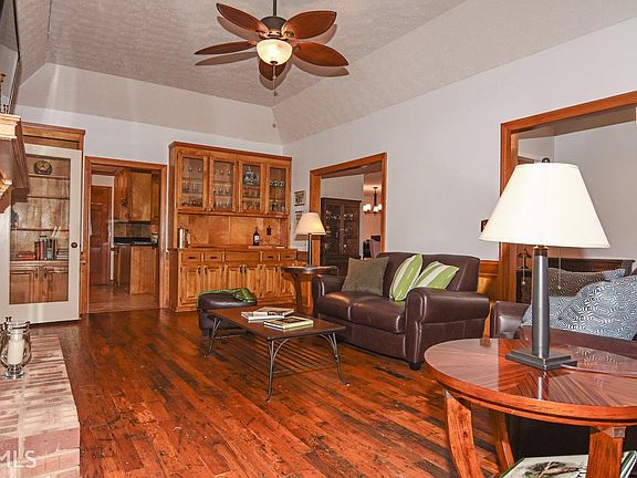 5th image of 925 Saddle Ridge Ct