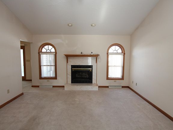 4th image of 2047 Green Glen Dr