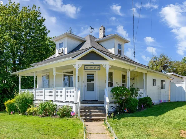 103 NW 4th St, Willamina, OR 97396
