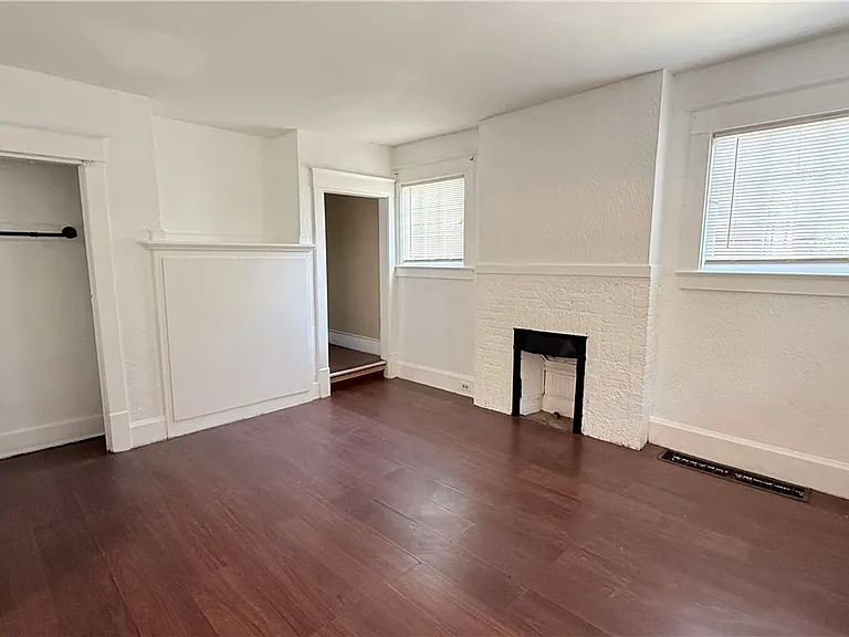 592 Lindell St — Photo 13