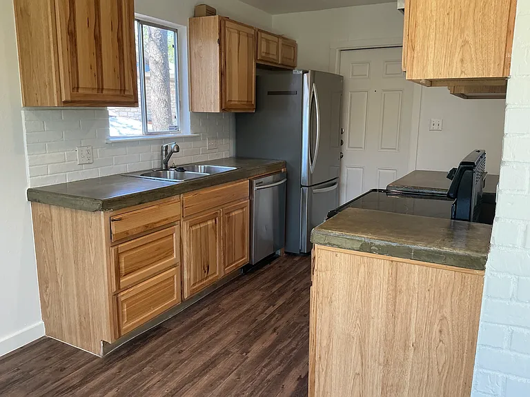 104 Cold Springs Loop — Photo 16