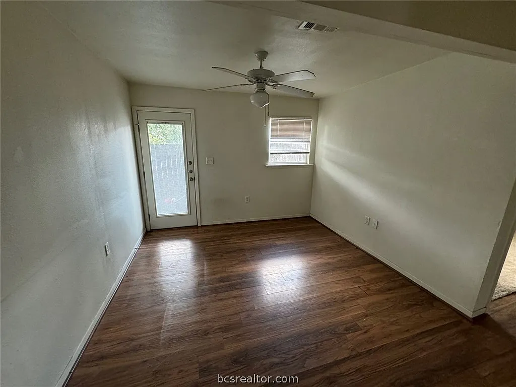 Building Photo - 1710 Echols St #3