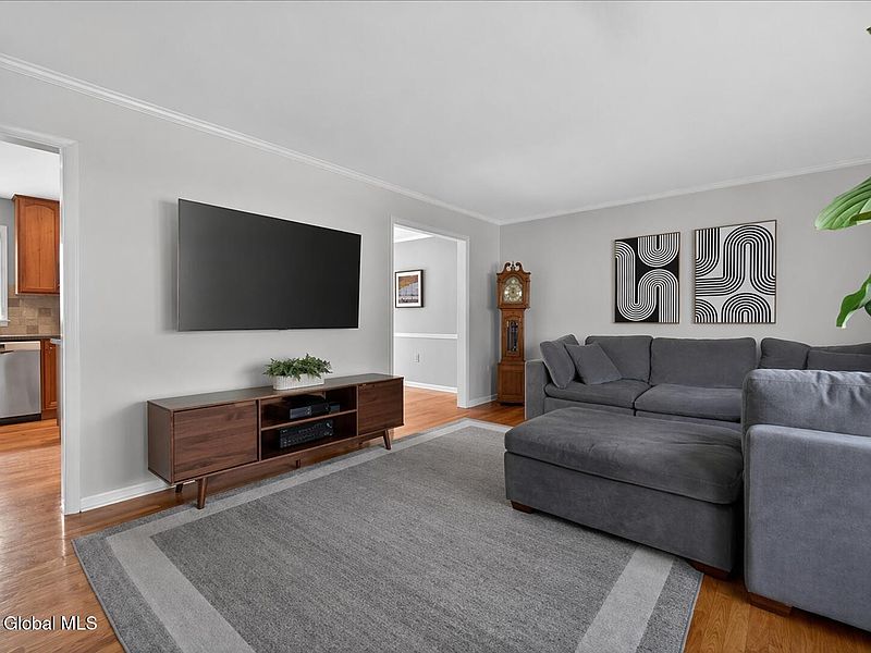 5th image of 34 Guilder Place