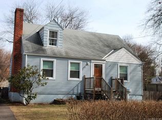 16 Moore Dr, Windsor, CT 06095