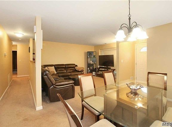 4th image of 345 Clubhouse Ct