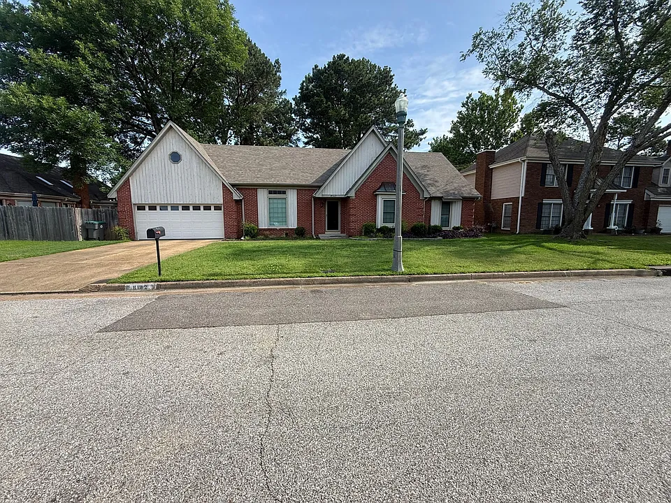 8142 Creekside Cir S