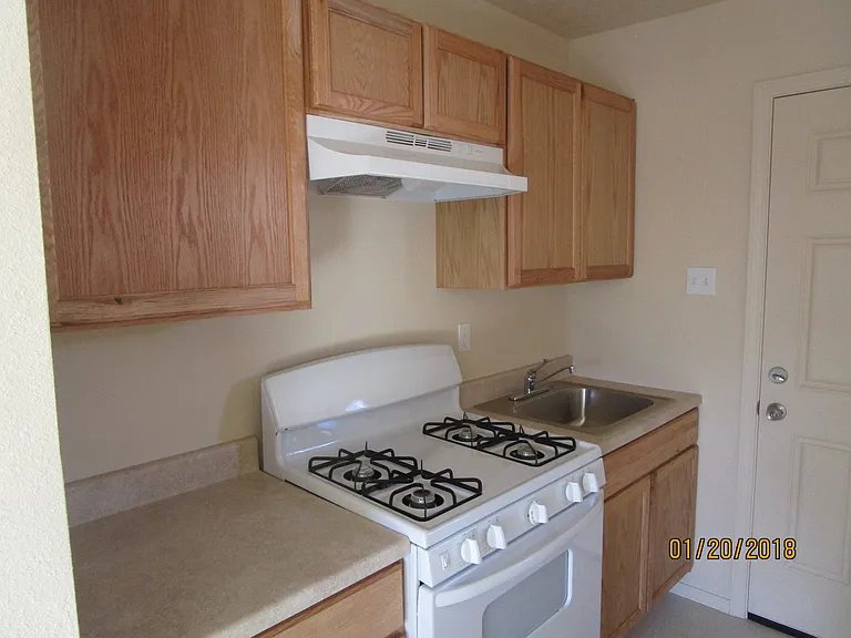 1020 Madeira Dr SE — Photo 4