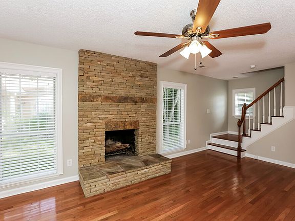 3rd image of 3106 Wythe Ct