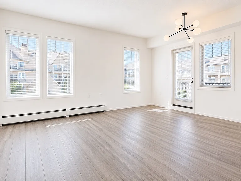 140 Mahogany St S #111 — Photo 5