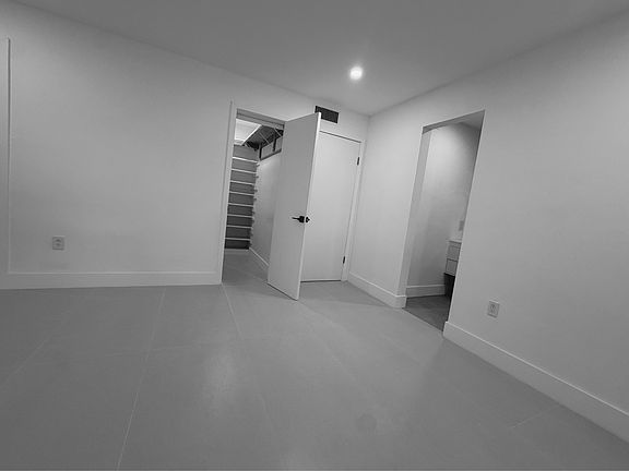 2nd image of 501 NW 25th Ct #501C