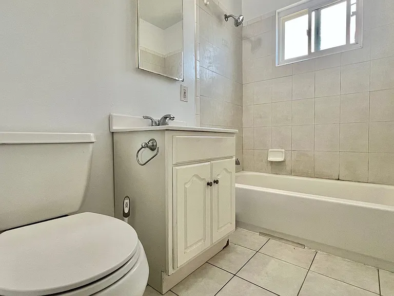 4350 Fleming Ave — Photo 11