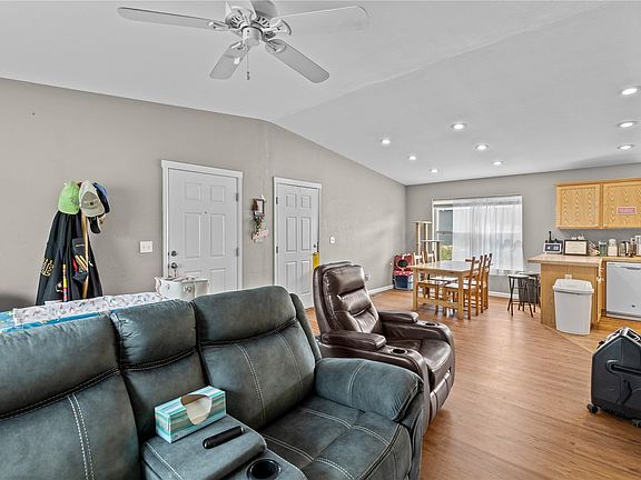 5th image of 738 Trout Creek Drive