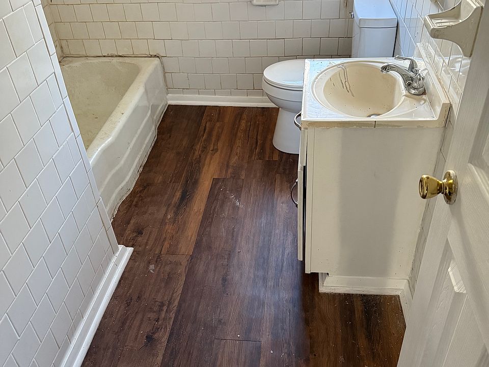 1st image of 211 Olivia Ln