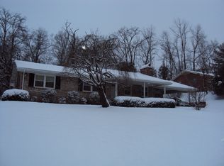 903 Ridgefield Dr, Johnson City, TN 37601