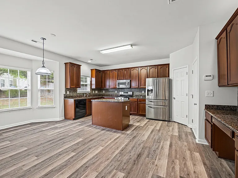 2704 Piersland Dr — Photo 11