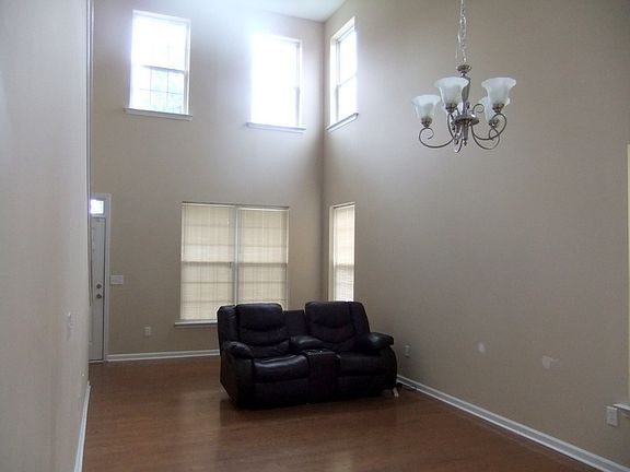 3rd image of 108 Maravista Ave