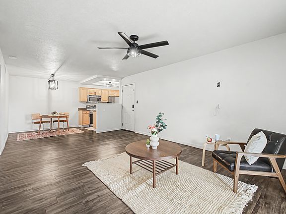 3rd image of 2121 W Royal Palm Rd APT 1097