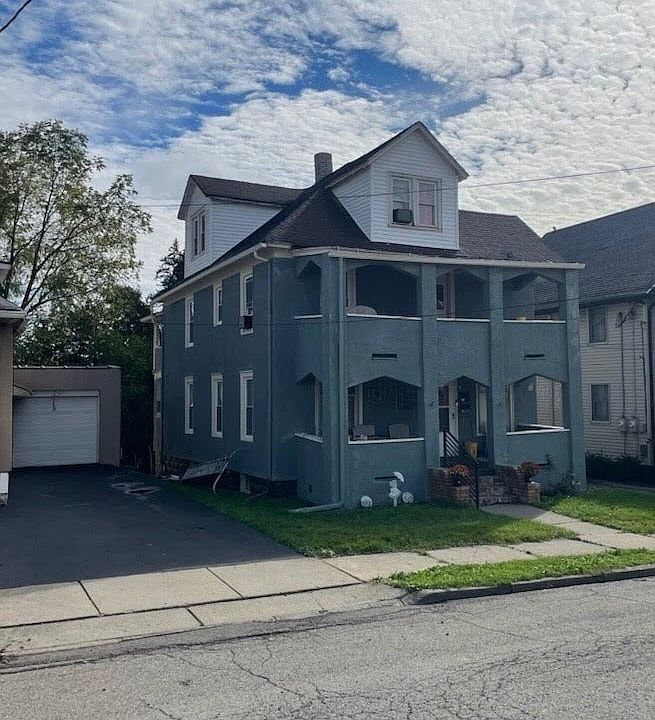 2nd image of 306 Hill Ave