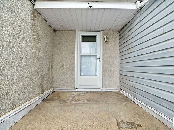 5th image of 56 McLeod Pl NW