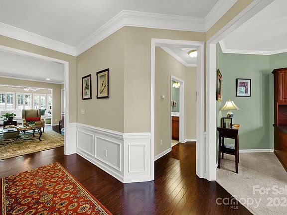 3rd image of 6192 Jack Thomas Dr