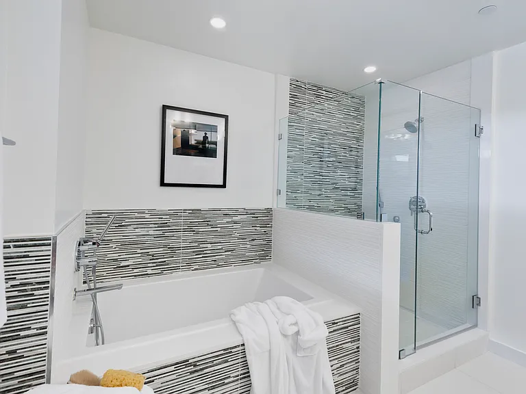 1810 Selby Ave #102 — Photo 10