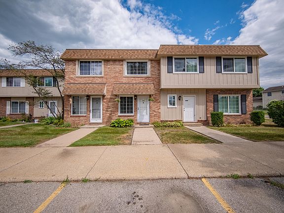 2nd image of 352 Riverbend Dr