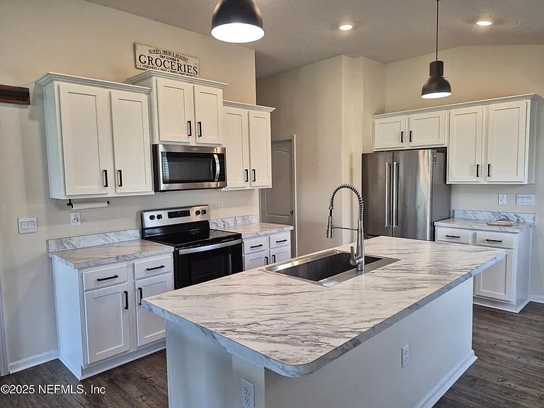 2537 Oak Stream Dr — Photo 5