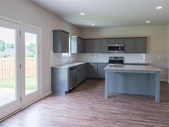 4th image of 1241 Brookstone Cir NE